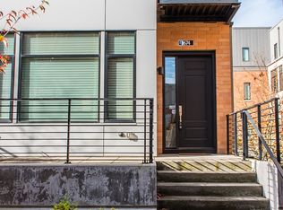 1674 NW Riverscape Ct, Portland, OR 97209