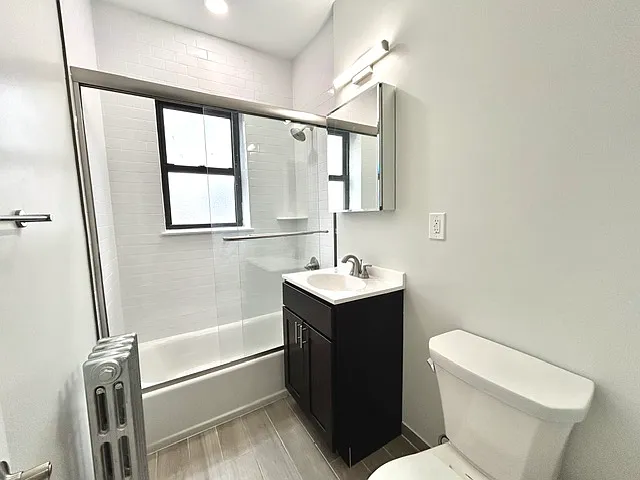 206 Montgomery Street Apartments — Photo 7