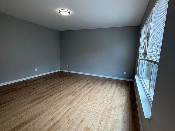 4th image of 1129 Stanyan St APT 4