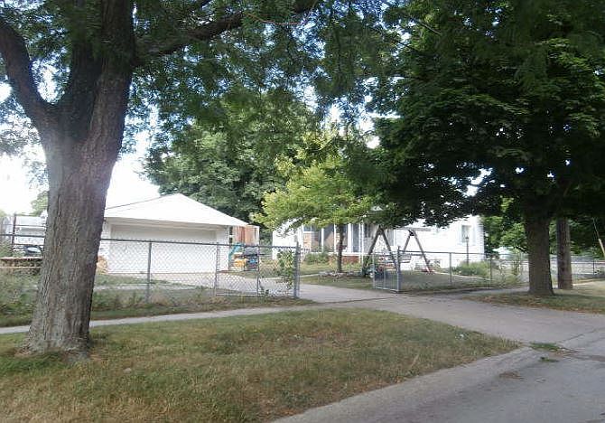 2nd image of 828 Kentucky Ave