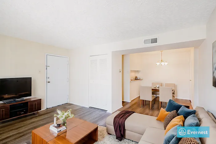 2235 Sedgwick St #H — Photo 6