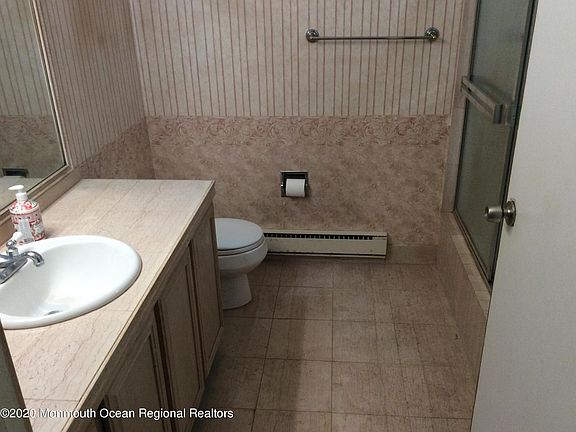 5th image of 411A Portsmouth Dr #1001