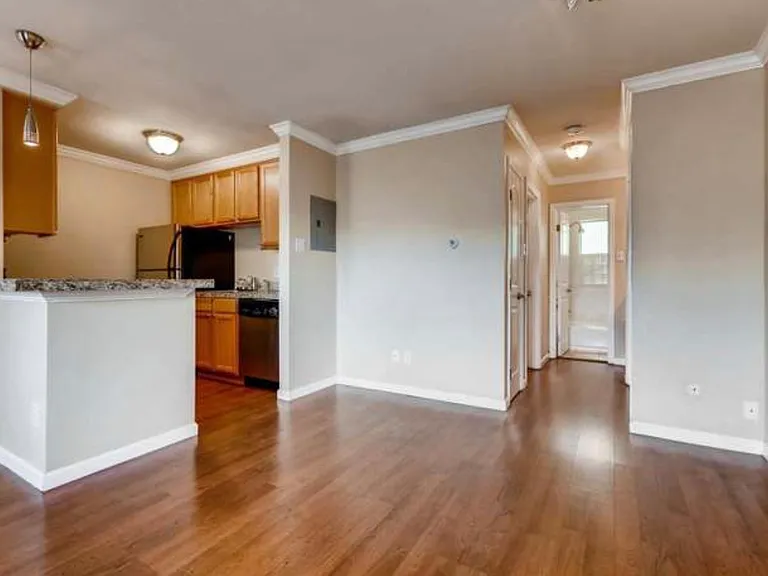 1062 Josephine St #9 — Photo 6
