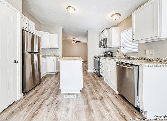 4th image of 23611 Uvalde Cir