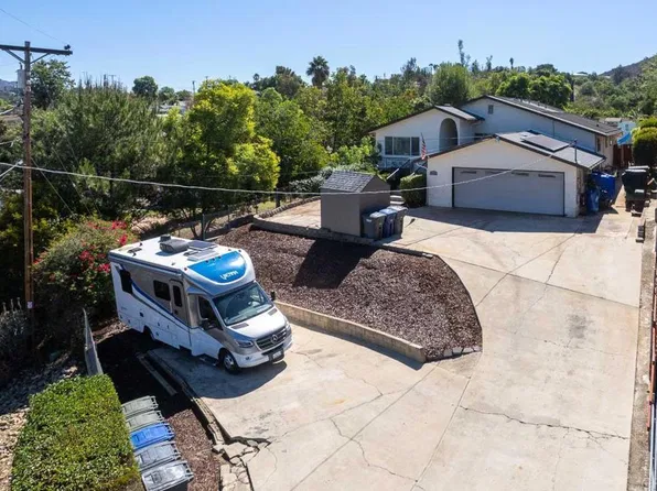 9040 Paradise Park Dr, Lakeside, CA 92040