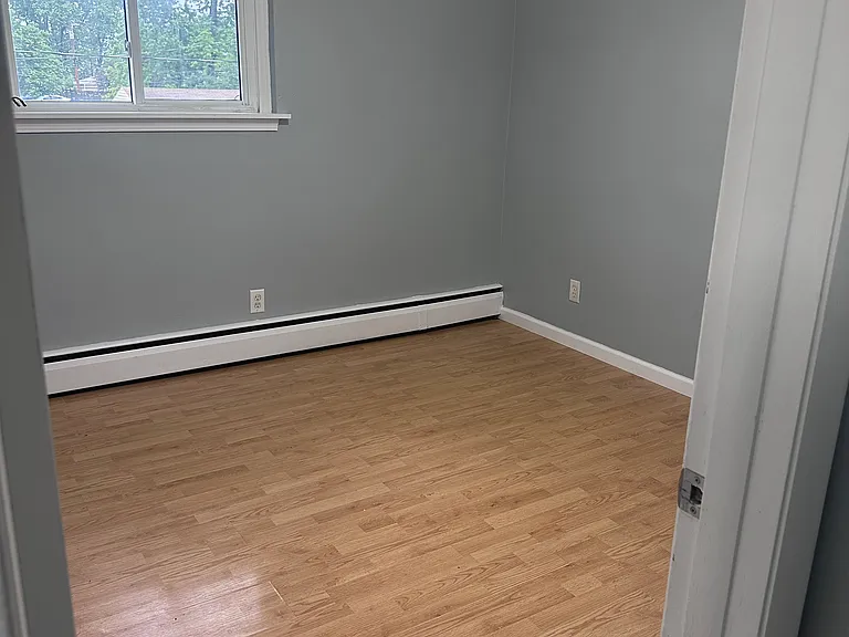98 Mallory Rd — Photo 7