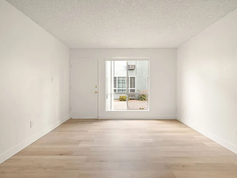 Terre at Mollison — Photo 8