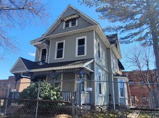 192 Chestnut St, Holyoke, MA 01040