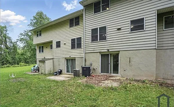 9230 Woodcreek Ct — Photo 22