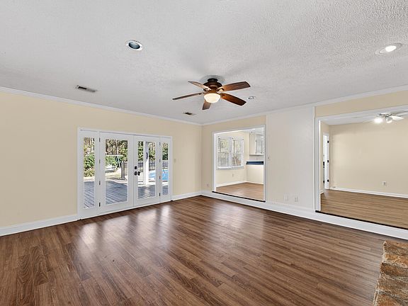 5th image of 350 Plantation Dr