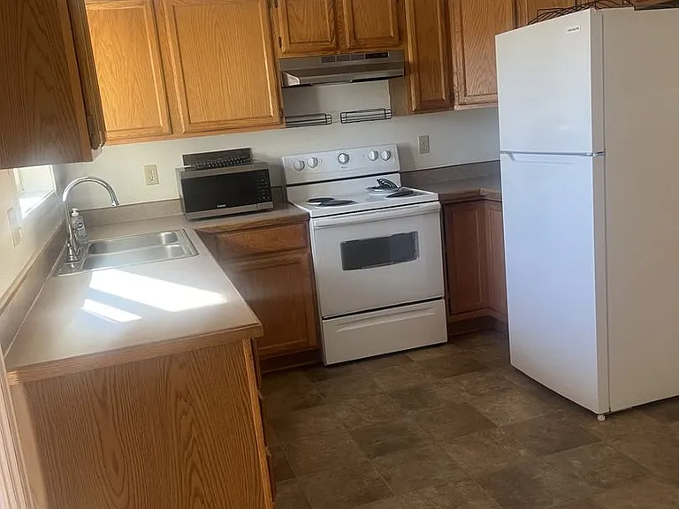 2528 NE Conners Ave — Photo 4