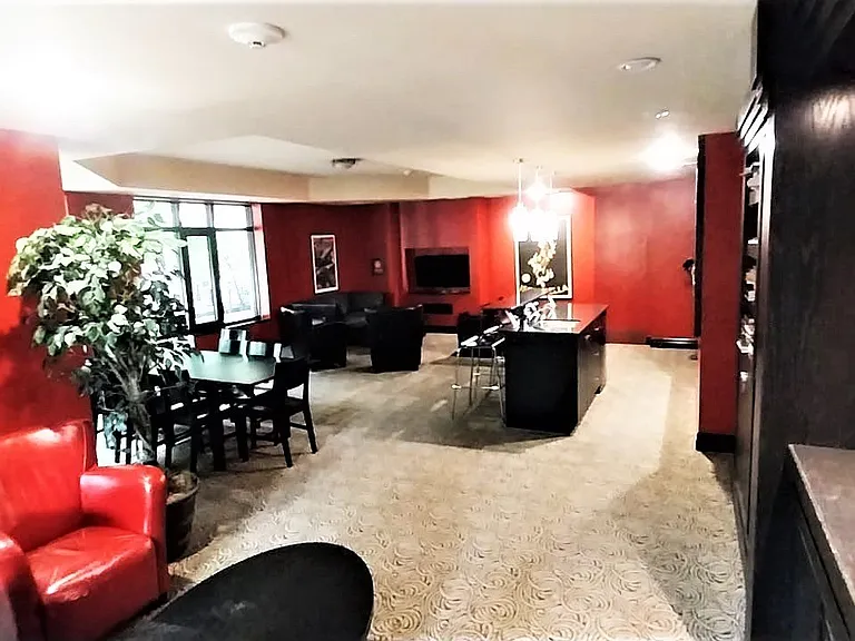 245 Kent St #907 — Photo 13