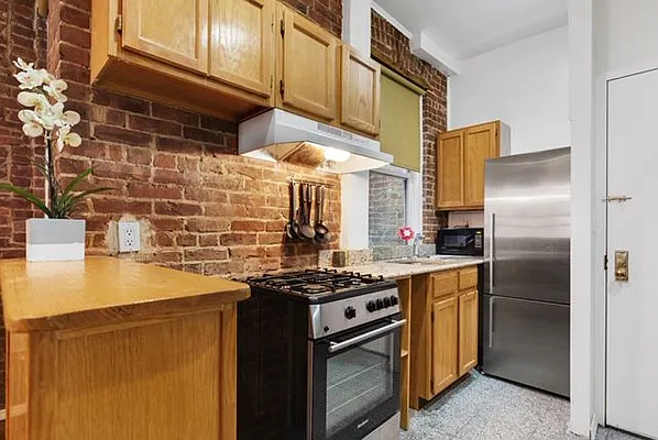 Rented by Cooper & Cooper Real Estate | media 14