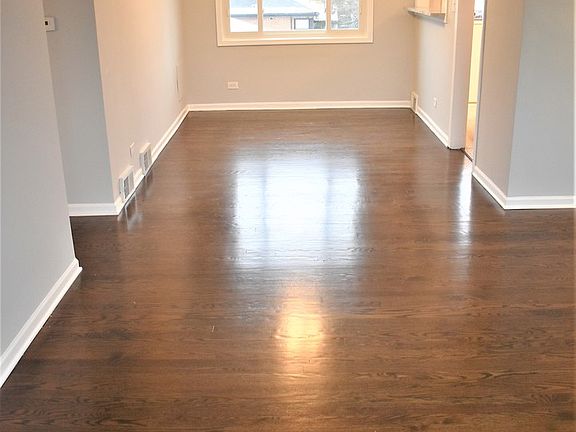 5th image of 5650 N California Ave #2S