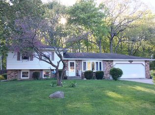 1228 Redbud Dr, Chesterton, IN 46304