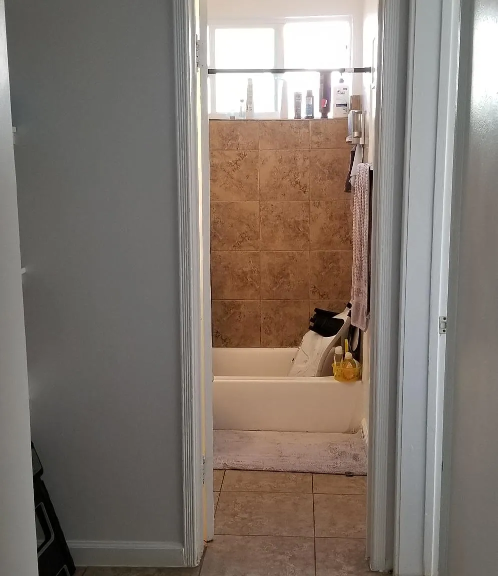 2823 W Vernon Ave — Photo 4