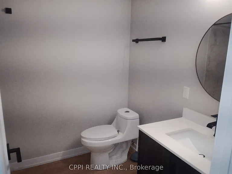 140 Simcoe St #310 — Photo 6