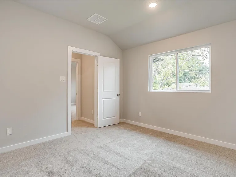 4532 Hogans Alley Dr — Photo 10
