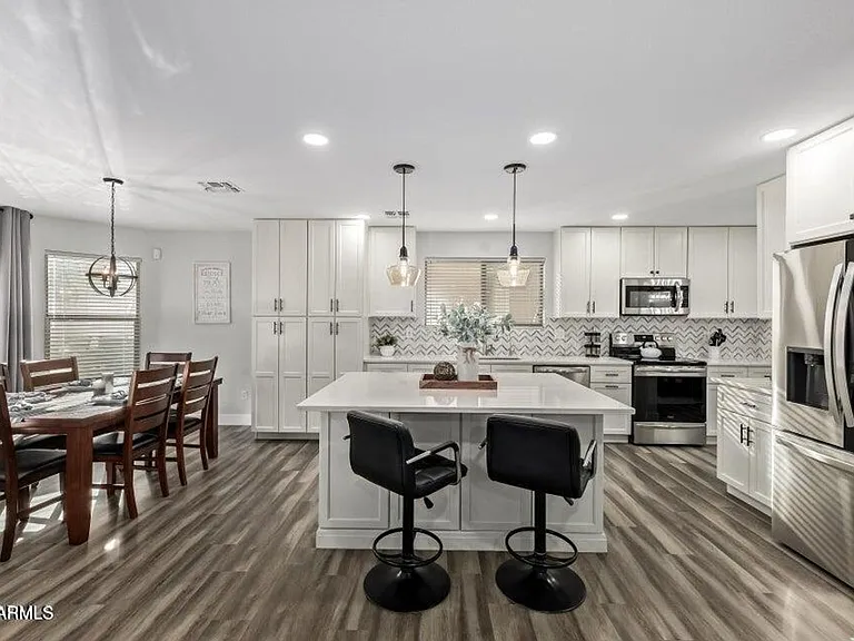10617 W Daley Ln — Photo 13