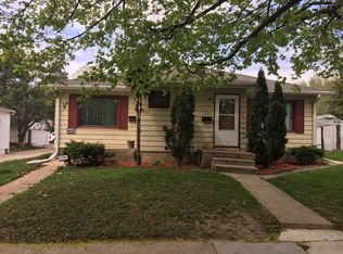 1826 W 3rd St, Waterloo, IA 50701