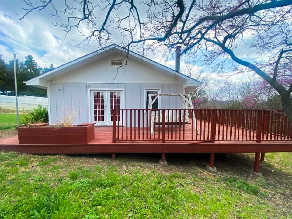 11207 Rimrock Dr