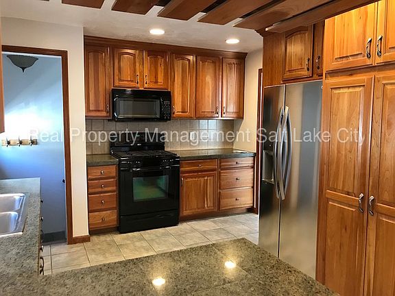 4th image of 771 E Browning Ave