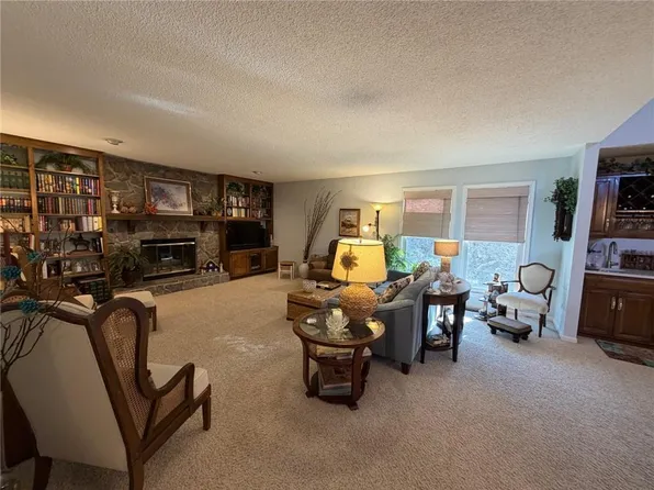 1213 NE 83rd Ter, Kansas City, MO 64118