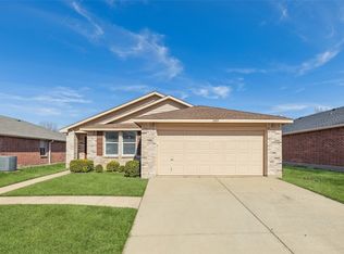 1909 Riverchase Ln, Justin, TX 76247