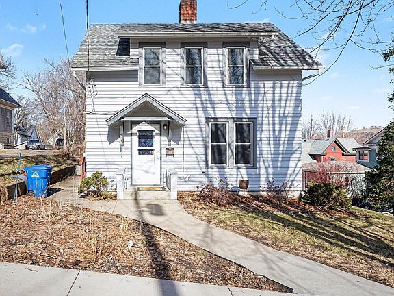 2nd image of 520 10th St