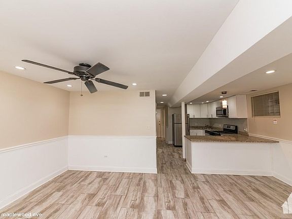 4th image of 1538 N Maplewood Ave #414