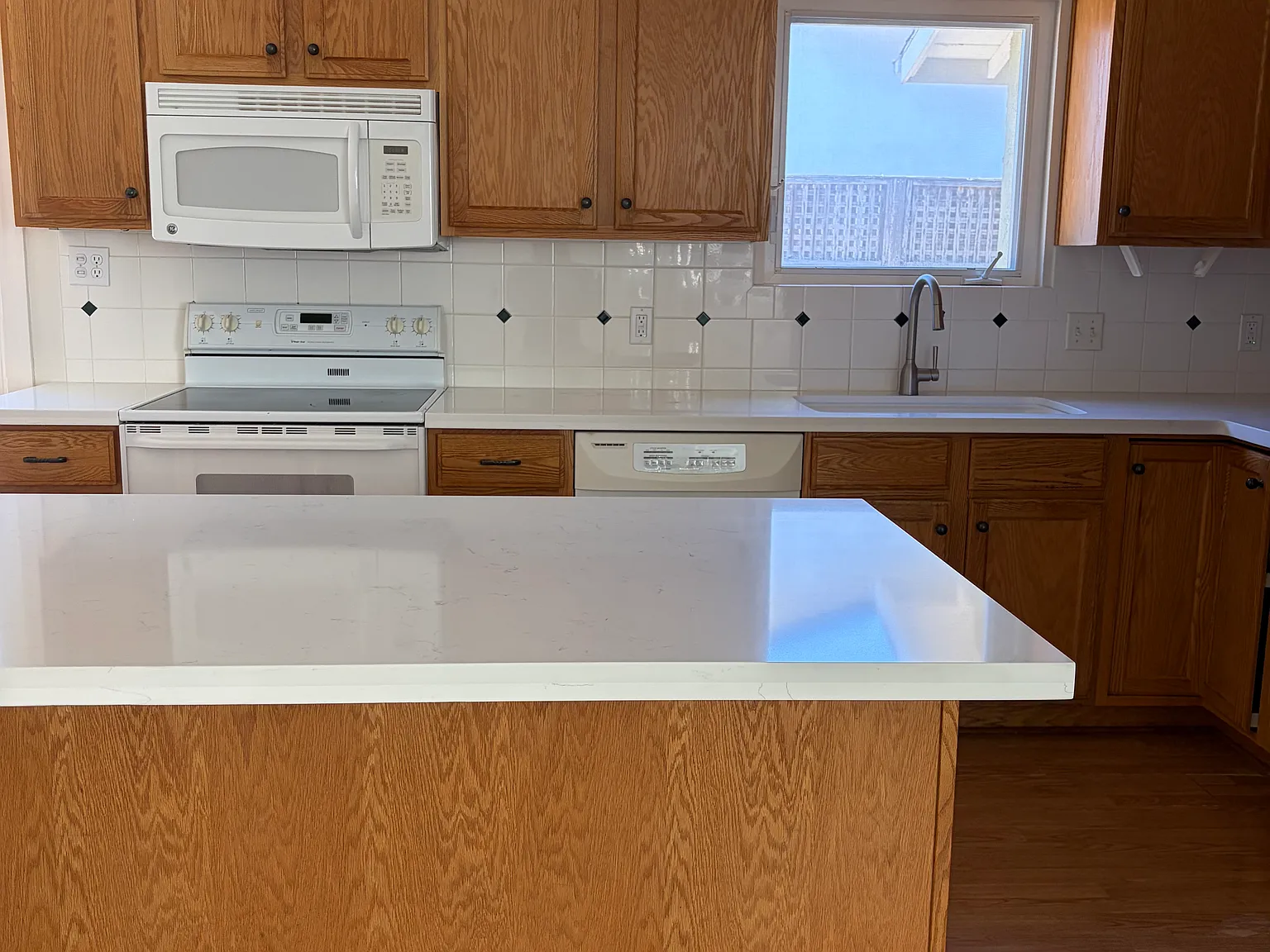 2 bed, 1170 sqft, $3,800 — Photo 4