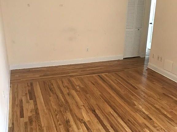 4th image of 401 W 24th St APT 4