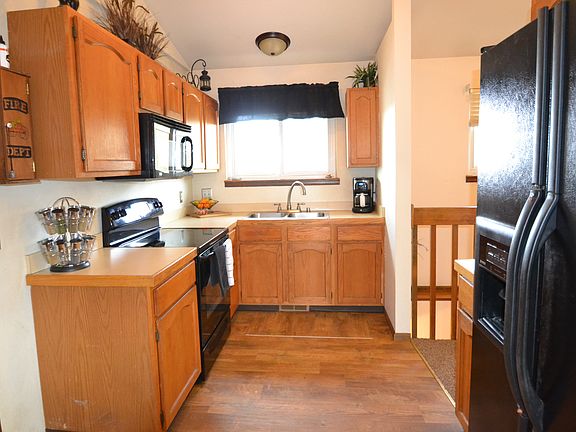 3rd image of 43427 Saddle Horn Dr