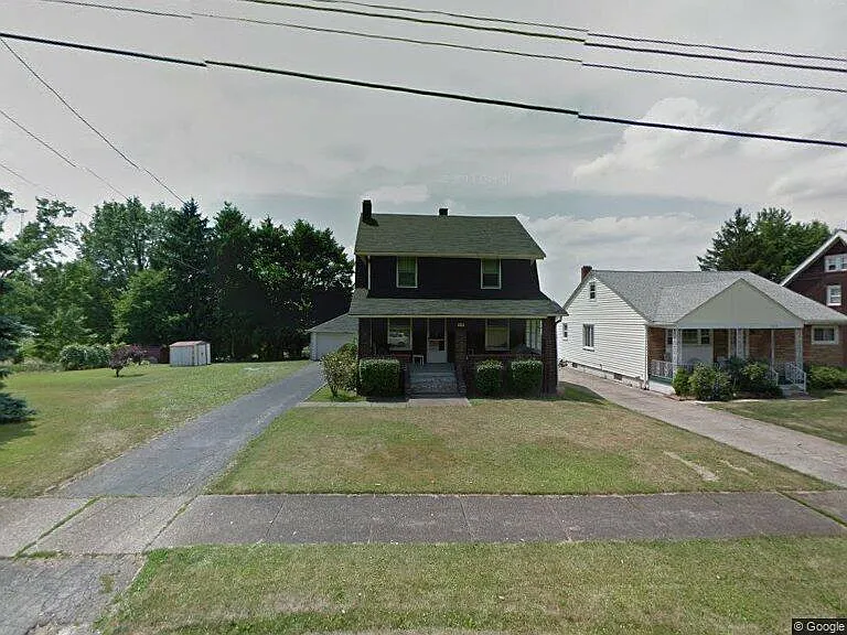 494 6th St photo 1