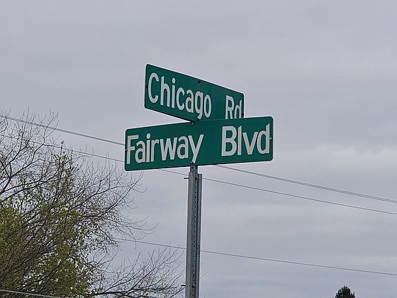 4th image of 10211 Fairway Dr