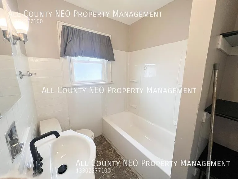1217 Dietz Ave — Photo 9