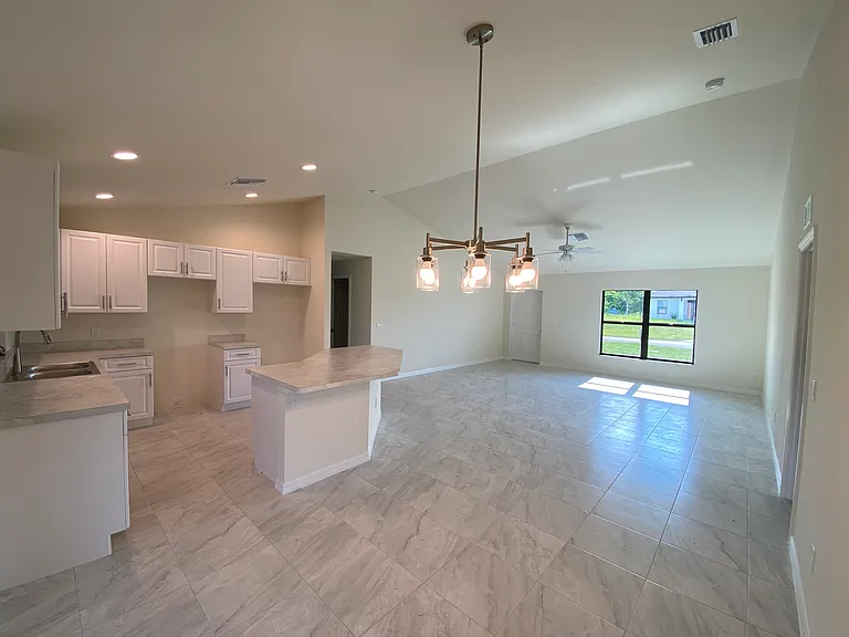 1318 NE 2nd Ave — Photo 6