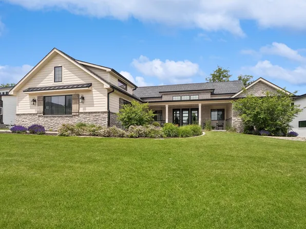 715 Century Cir, Waukee, IA 50263