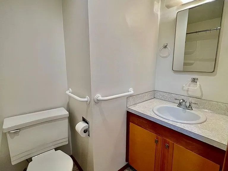 4020 15th Ct NE — Photo 20