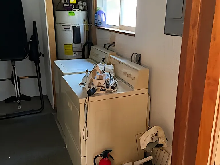 10027 Yaquina Bay Rd — Photo 13