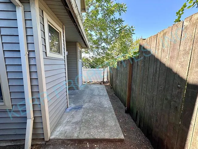 11929 SE Pine St — Photo 15