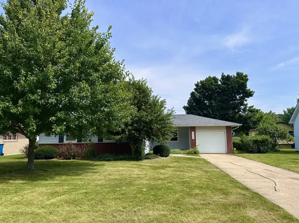 2325 12th St, Peru, IL 61354
