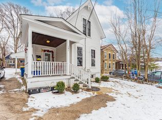 131 N Gifford St, Elgin, IL 60120