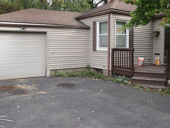 2nd image of 626 Sherwood Dr