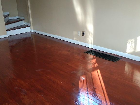 3rd image of 5761 Pearton Ct