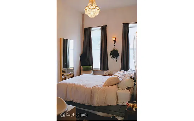 Rented by Douglas Elliman | media 19