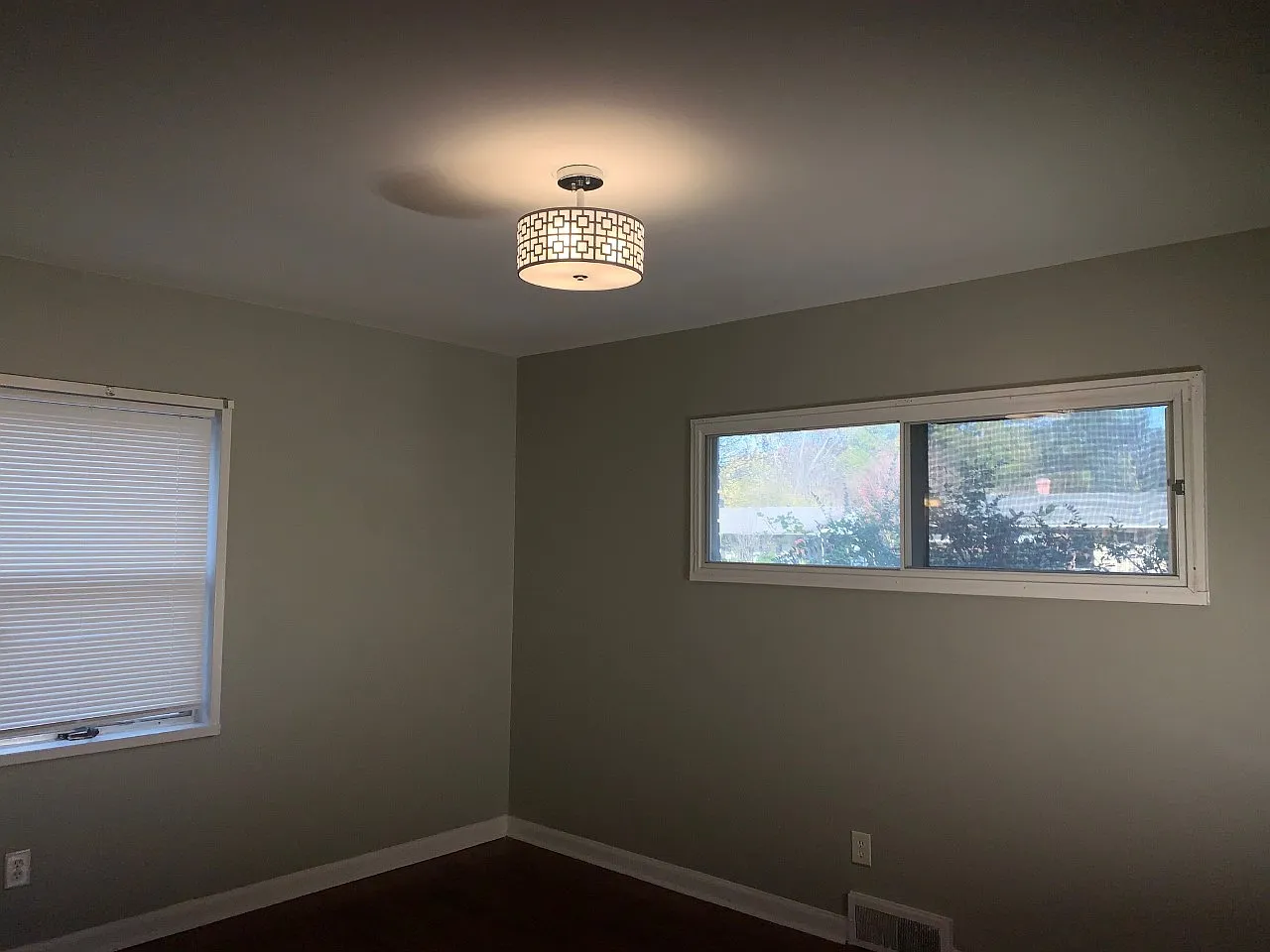 3 bed, 1400 sqft, $1,900 — Photo 2