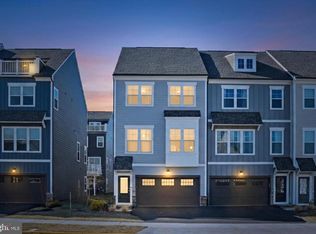 18351 Moss Garden Rd, Dumfries, VA 22026