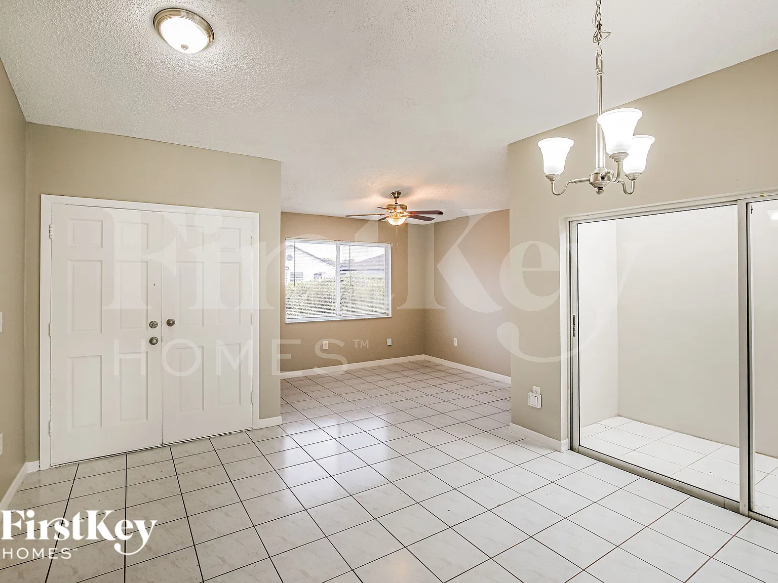 3 bed, 2.0 bath, 1421 sqft, $3,255 — Photo 2