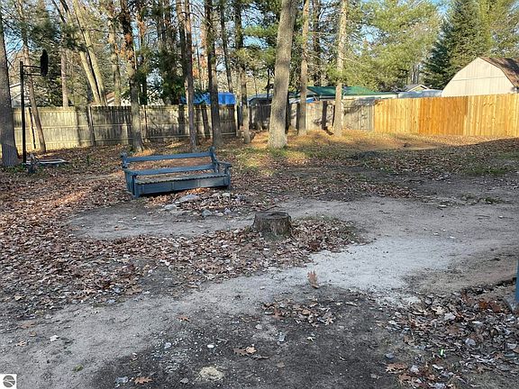 4th image of 3469 Wright Dr